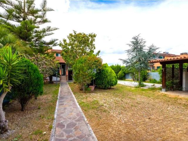 Villa in vendita a Roma RM