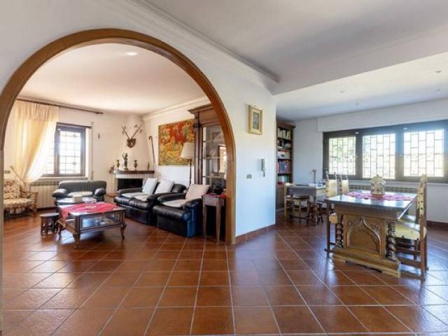 Villa in vendita a Roma RM