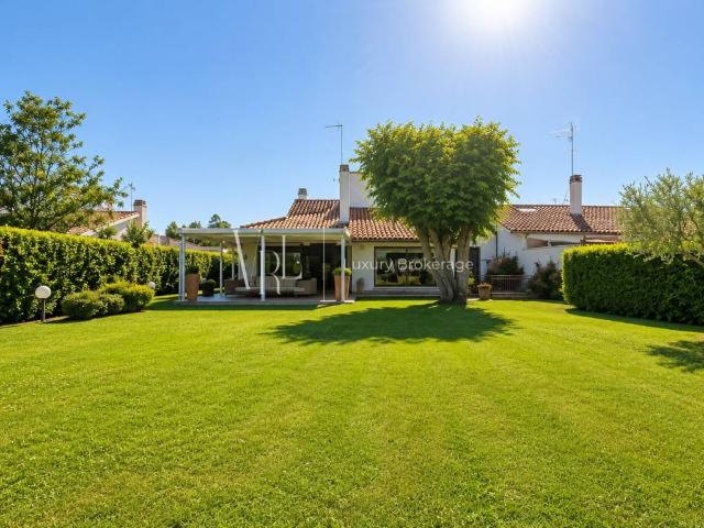 Villa in vendita a Roma RM