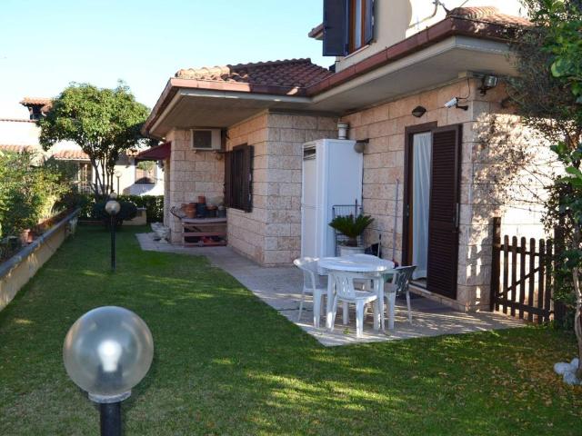 Villa in vendita a Roma RM