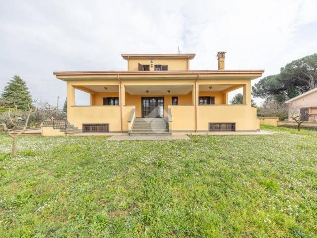Villa in vendita a Roma RM