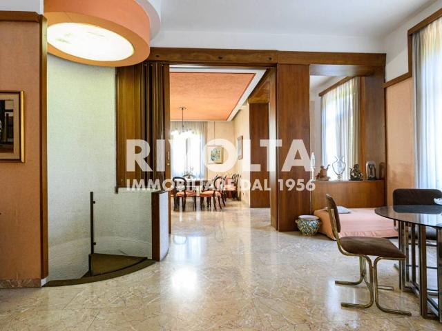 Villa in vendita a Roma RM