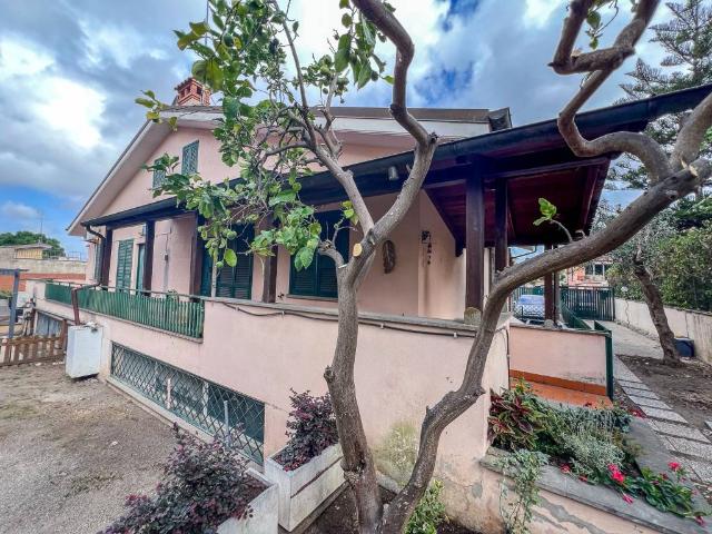 Villa in vendita a Roma RM