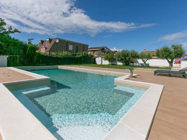 Villa in vendita a Roma RM