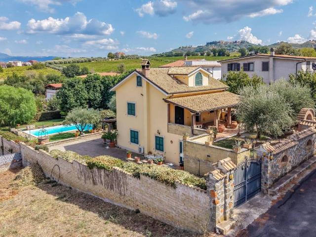 Villa in vendita a Roma RM