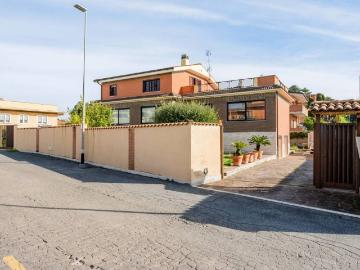 Villa in vendita a Roma RM