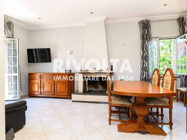 Villa in vendita a Roma RM