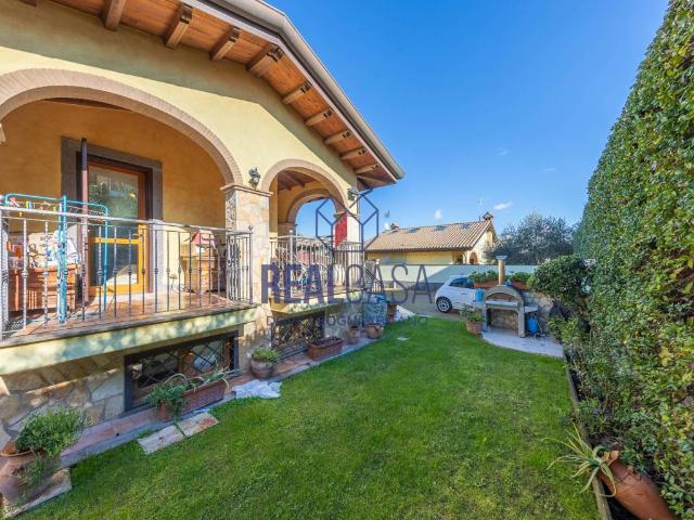 Villa in vendita a Roma RM