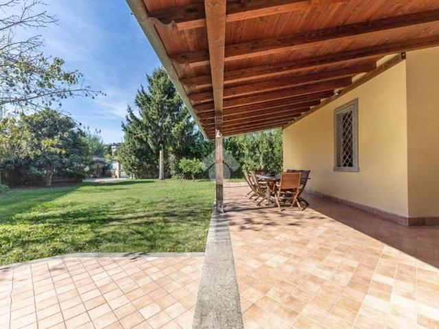 Villa in vendita a Roma RM