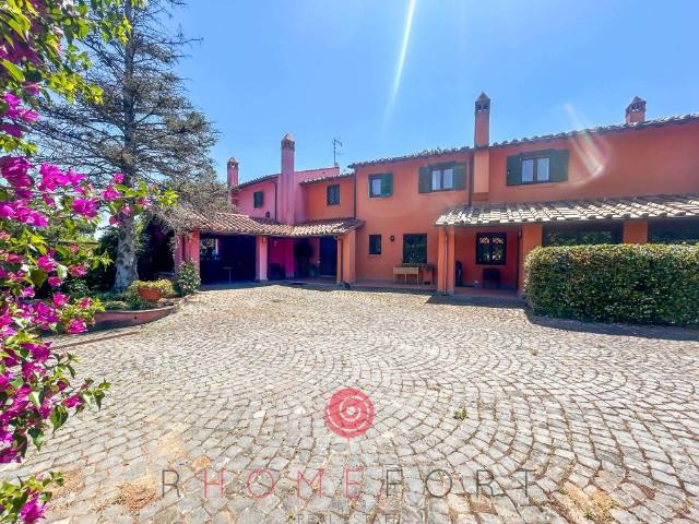 Villa in vendita a Roma RM