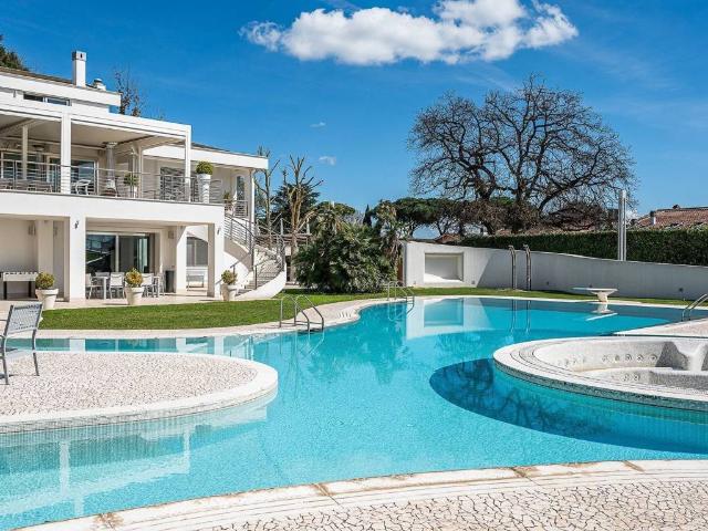 Villa in vendita a Roma RM
