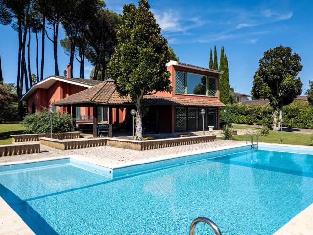 Villa in vendita a Roma RM
