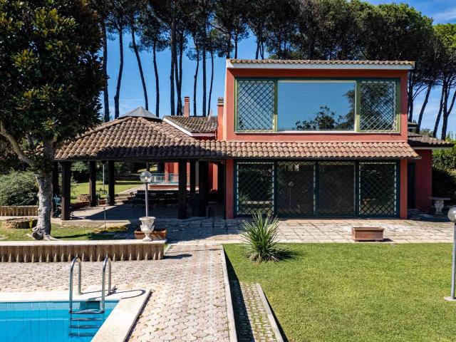 Villa in vendita a Roma RM