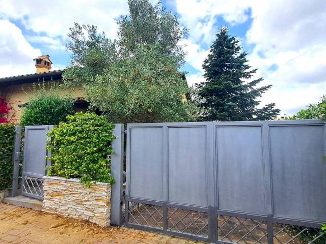 Villa in vendita a Roma RM