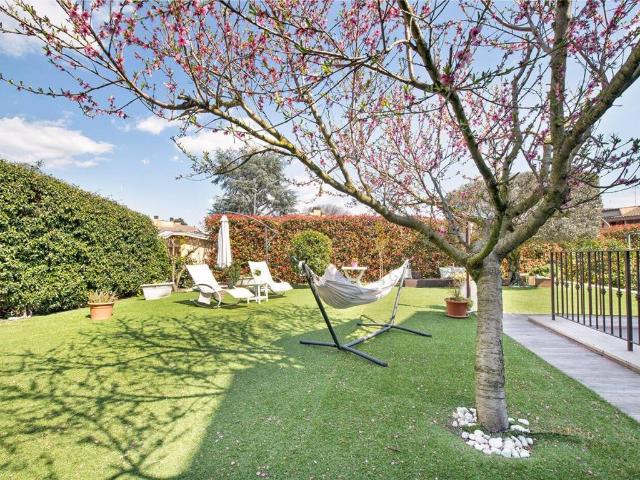 Villa in vendita a Roma RM