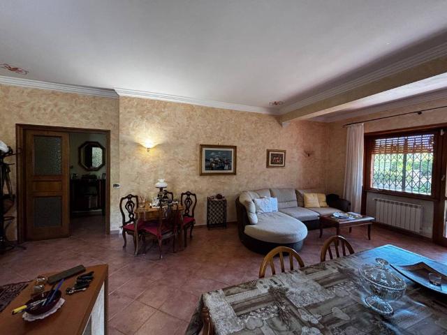 Villa in vendita a Roma RM