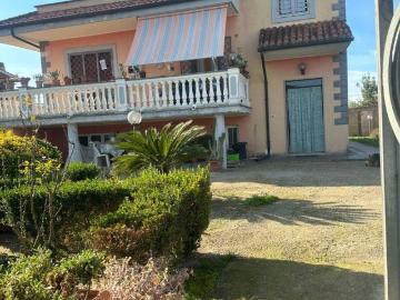 Villa in vendita a Roma RM