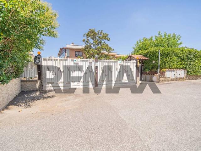Villa in vendita a Roma RM