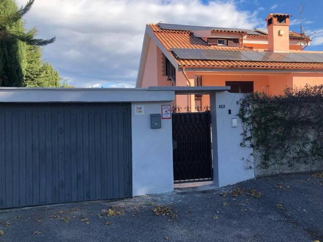 Villa in vendita a Roma RM