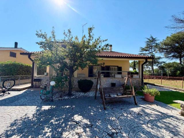 Villa in vendita a Roma RM