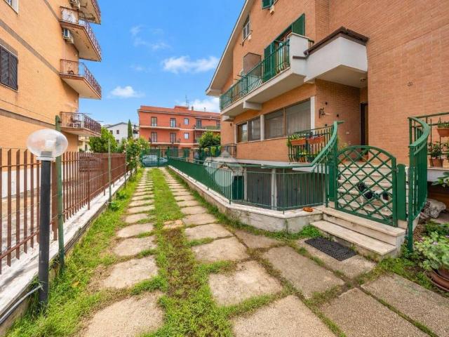Villa in vendita a Roma RM