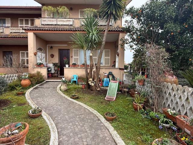 Villa in vendita a Roma RM