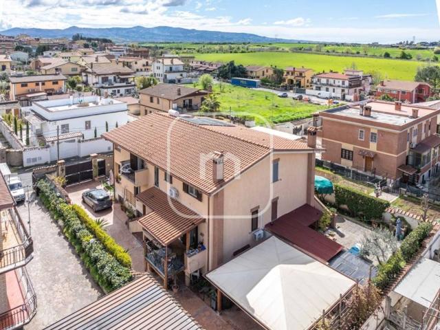 Villa in vendita a Roma RM