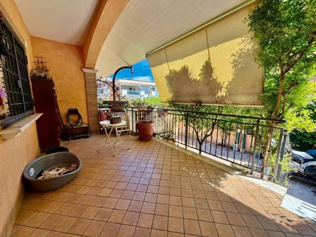 Villa in vendita a Roma RM
