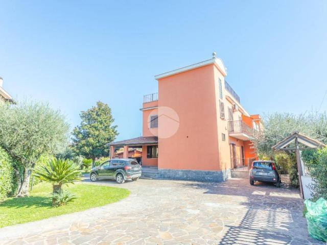Villa in vendita a Roma RM