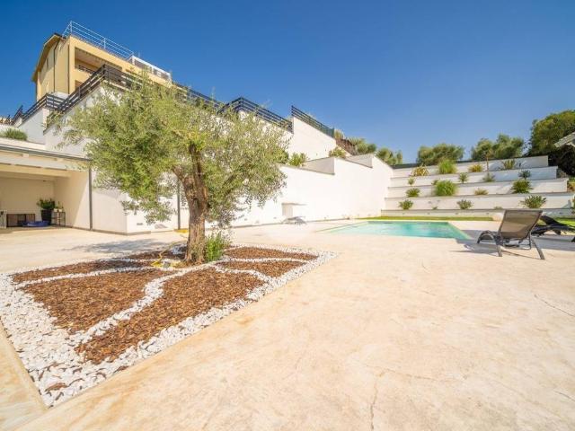 Villa in vendita a Roma RM