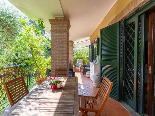 Villa in vendita a Roma RM
