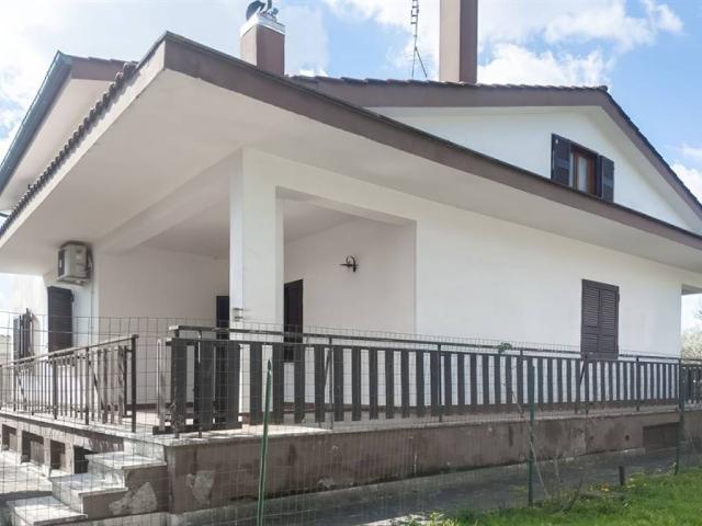 Villa in vendita a Roma RM