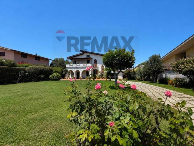 Villa in vendita a Roma RM