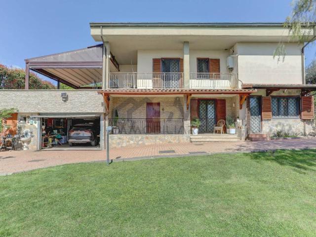 Villa in vendita a Roma RM
