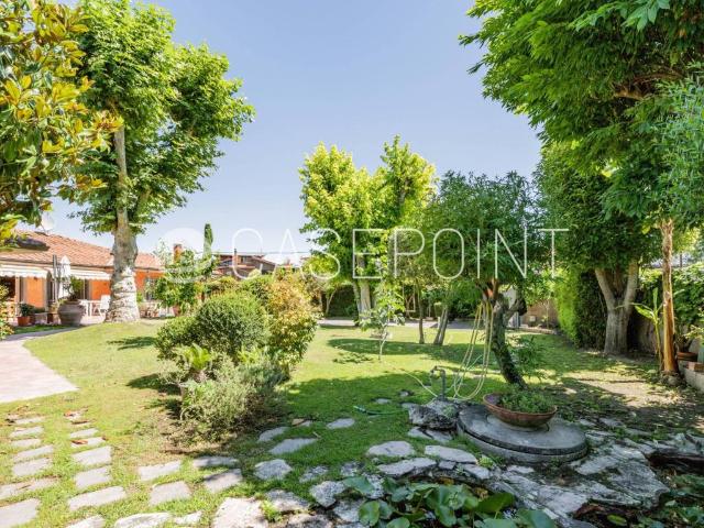 Villa in vendita a Roma RM
