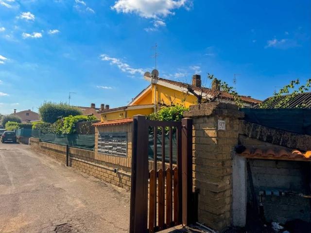 Villa in vendita a Roma RM