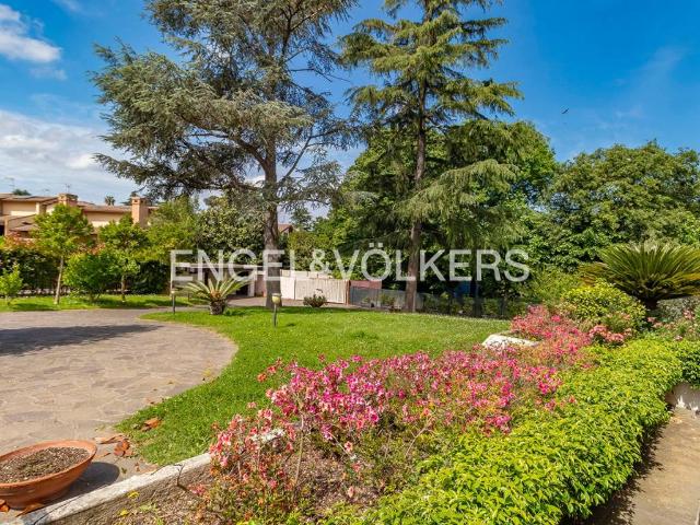 Villa in vendita a Roma RM