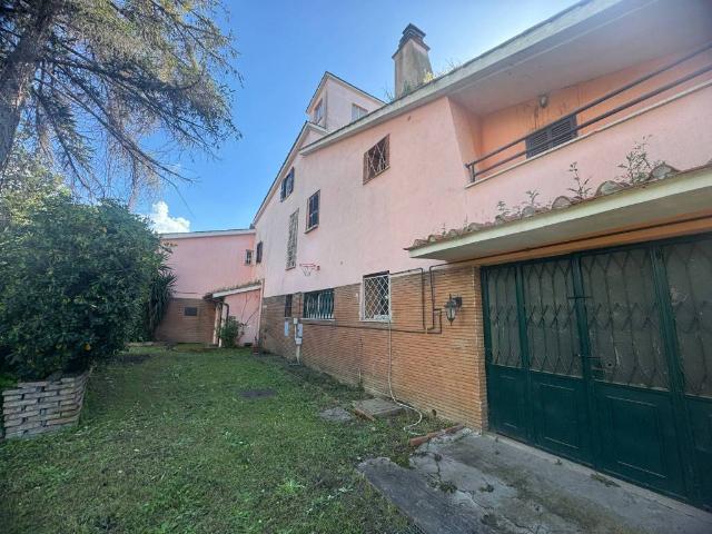 Villa in vendita a Roma RM