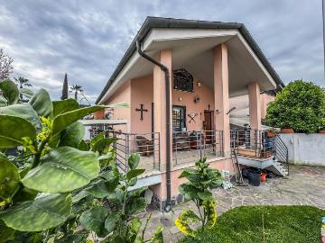Villa in vendita a Roma RM