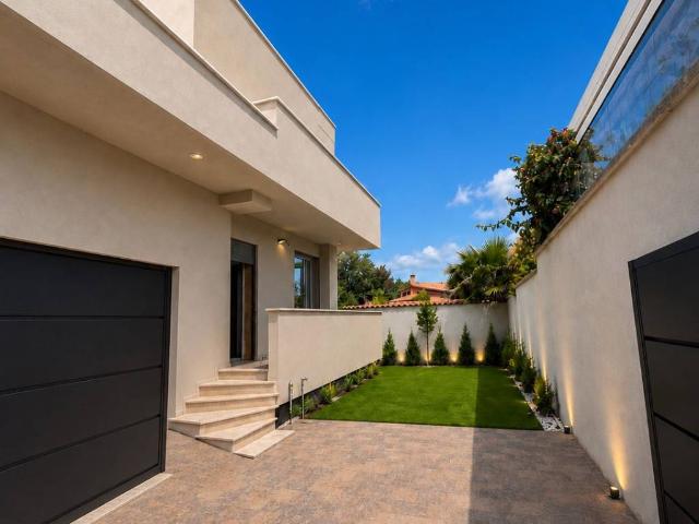 Villa in vendita a Roma RM