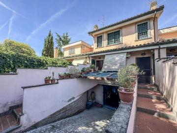 Villa in vendita a Roma RM