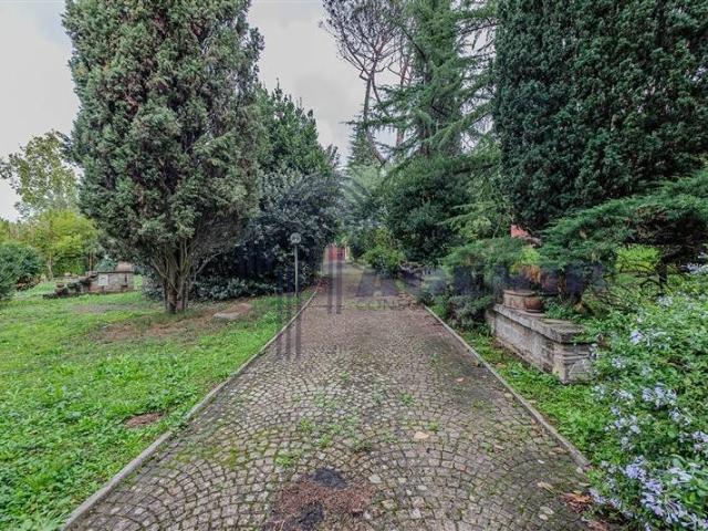 Villa in vendita a Roma RM