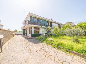 Villa in vendita a Roma RM