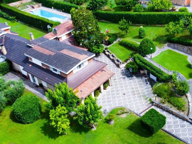 Villa in vendita a Roma RM