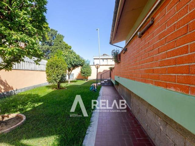Villa in vendita a Roma RM