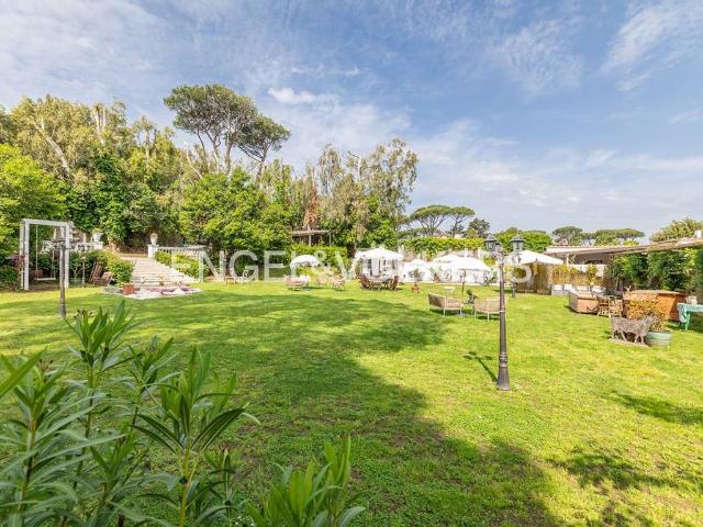 Villa in vendita a Roma RM