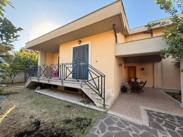Villa in vendita a Roma RM