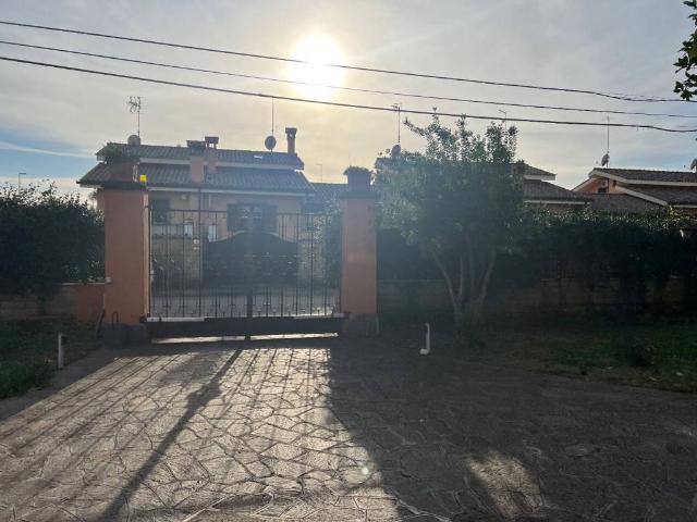 Villa in vendita a Roma RM