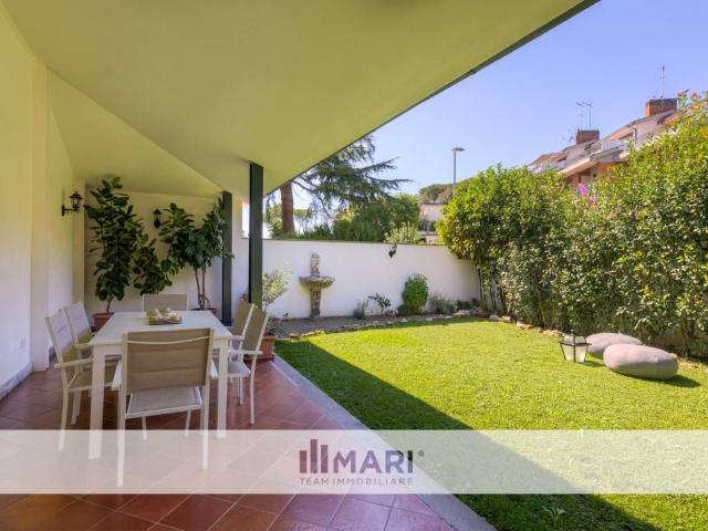 Villa in vendita a Roma RM