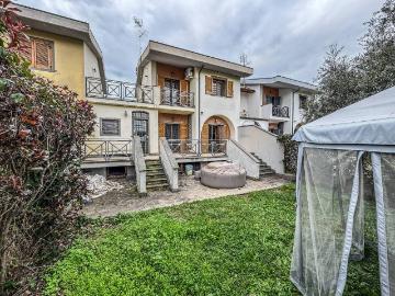 Villa in vendita a Roma RM